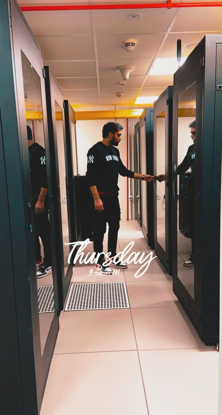 Data center / server room